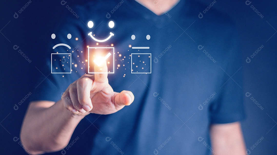 Atendimento ao cliente e conceito de satisfação Empresário está tocando