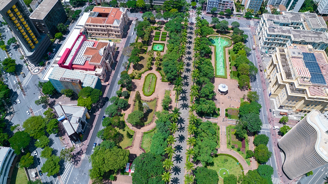Vista aérea da Praça da Liberdade em Belo Horizonte, Minas Gerais, Brasil.