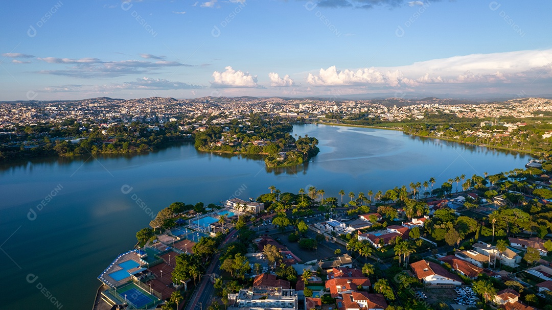 Vista aérea da Lagoa da Pampulha em Minas Gerais, Belo Horizonte