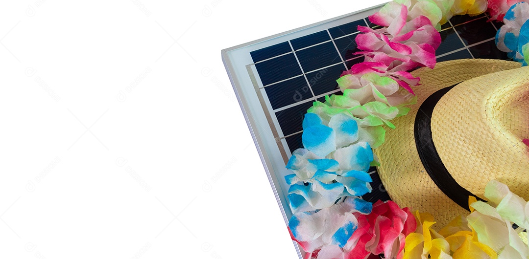 Painel solar fotovoltaico com elementos do carnaval brasileiro.