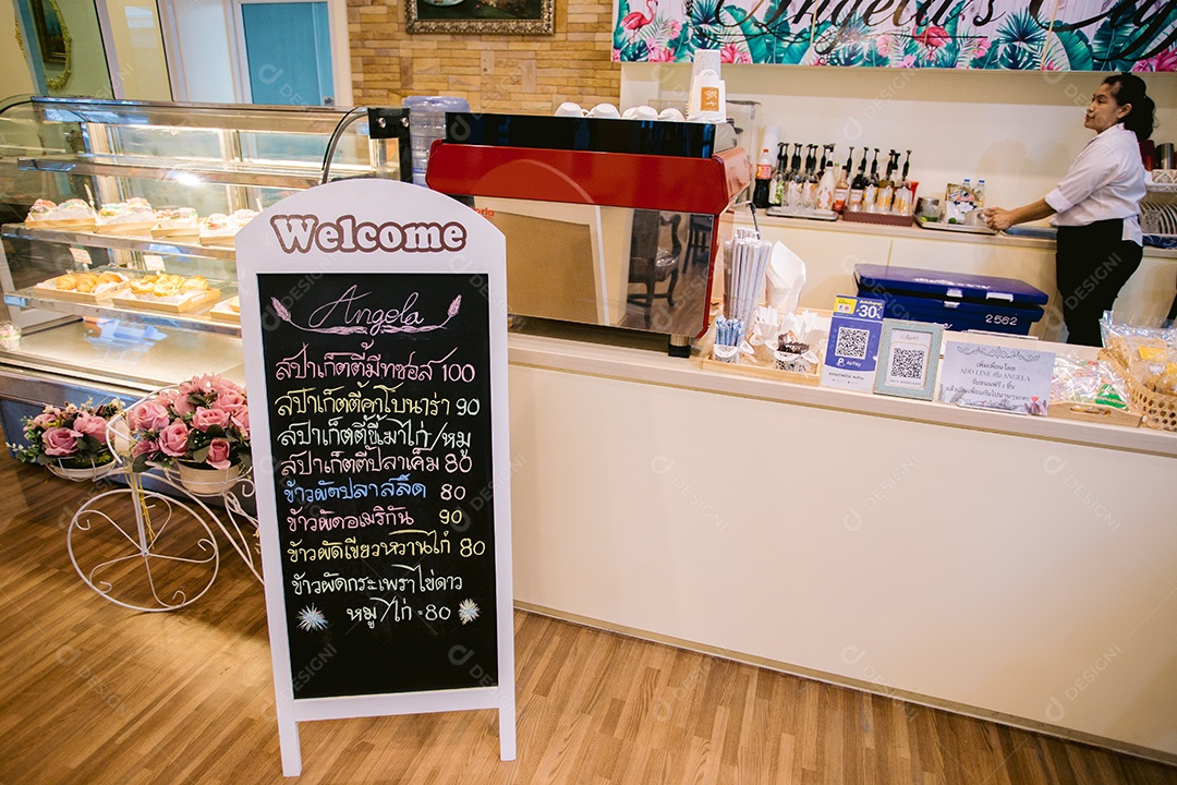 Balcão de atendimento da padaria ou cafeteria