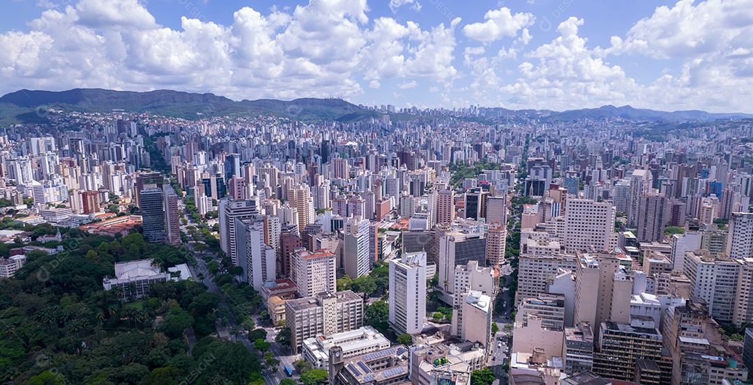 Vista aérea do Parque Américo Renné Giannetti, Belo Horizonte, Minas Gerais, Brasil. Centro da cidade