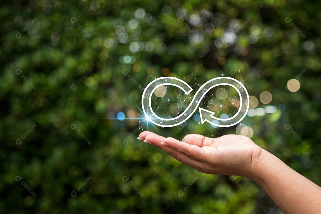 Mão segure o ícone de economia circular conceitos de economia ecológica, aquecimento