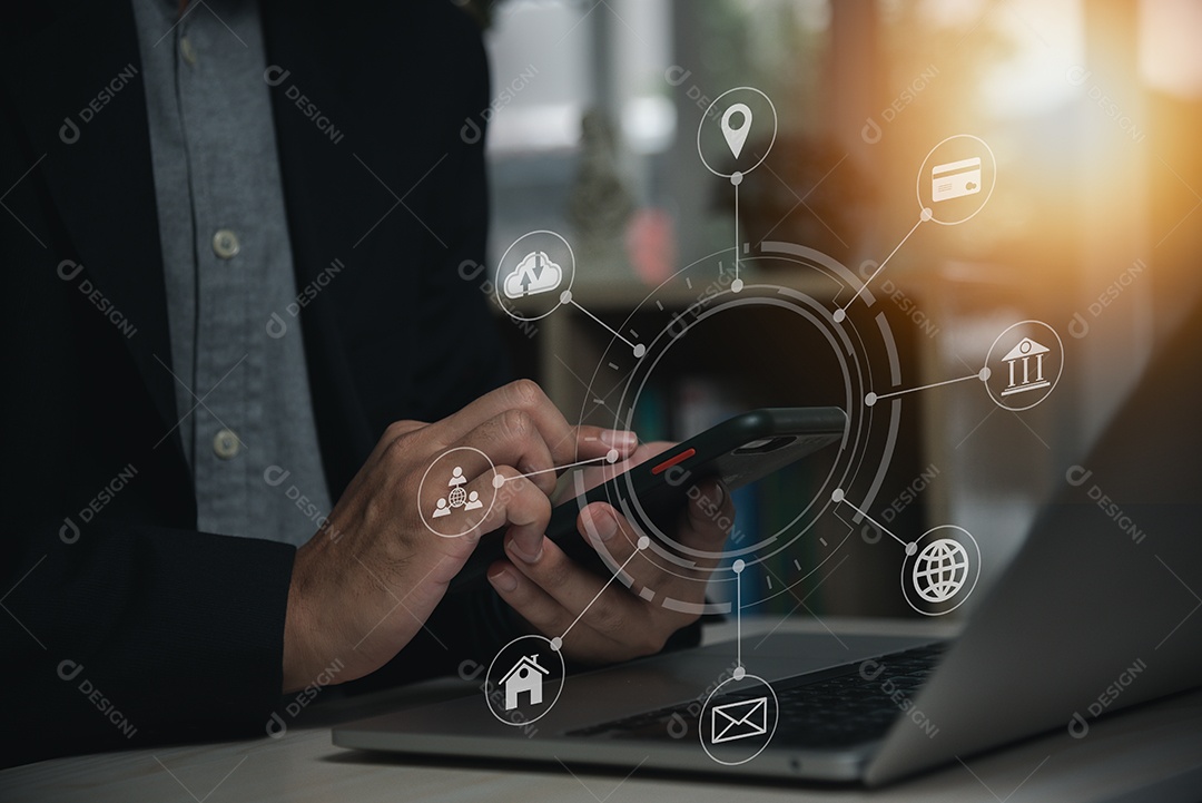 Mídia de pagamento bancário on-line de marketing digital em empresário de tela virtual