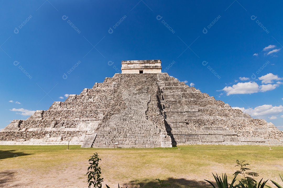 Pirâmide do templo maia de Kukulcán, México Chichen Itza Maya Ruins