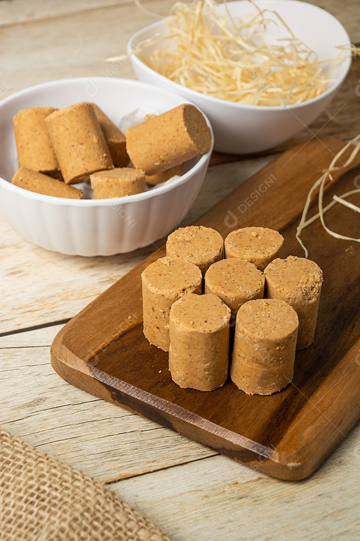 Paçoca ou paçoquinha, comida tradicional brasileira, um doce feito de amendoim