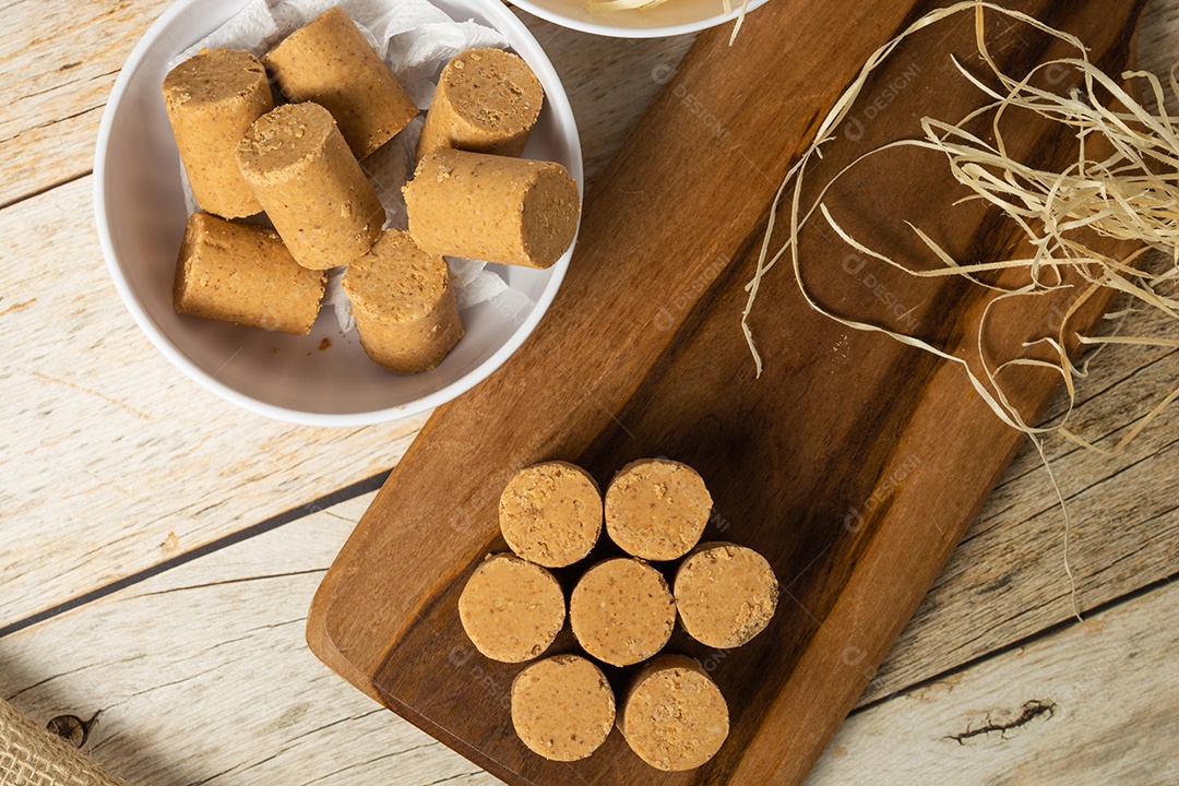 Paçoca ou paçoquinha, comida tradicional brasileira, um doce feito de amendoim