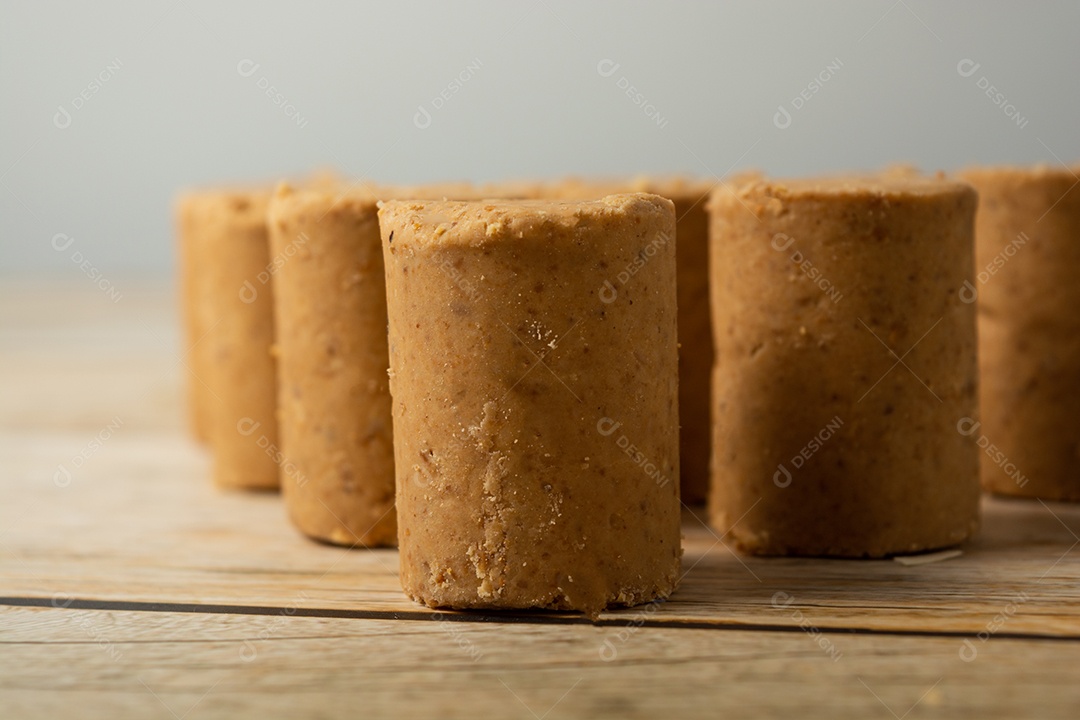 Paçoca ou paçoquinha, comida tradicional brasileira, um doce feito de amendoim