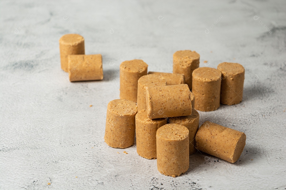 Paçoca ou paçoquinha, comida tradicional brasileira, um doce feito de amendoim