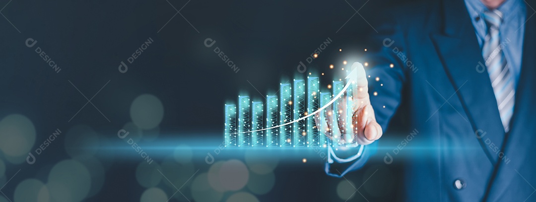 Fundos de Investimentos em Bolsa e Ativos Digitais. empresário analisando dados financeiros do gráfico de negociação forex do tablet.