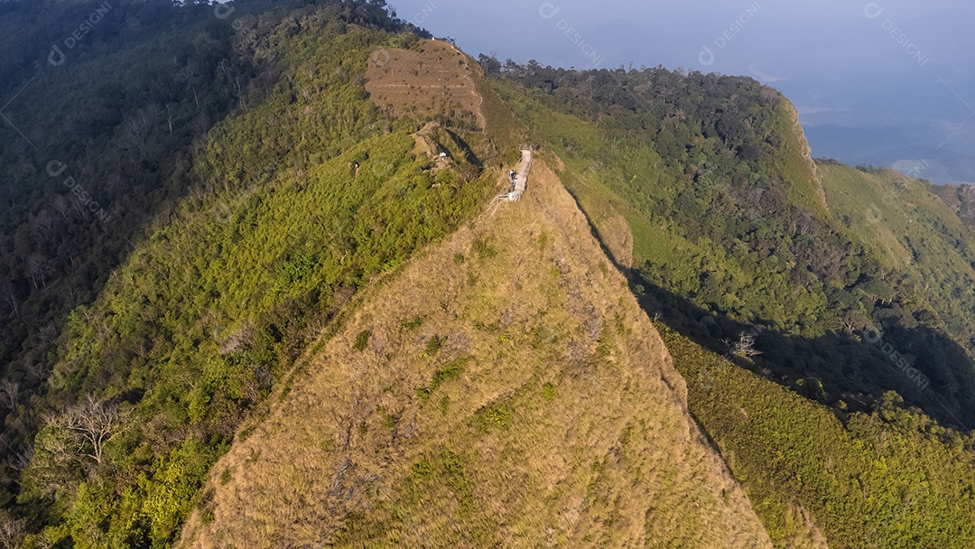 Vista da montanha Phu Chi Dao ou Phu Chee Dao em Chiang Rai, Tailândia