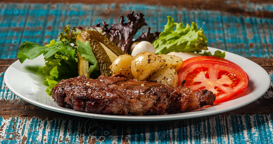 Prato de comida alimento restaurante