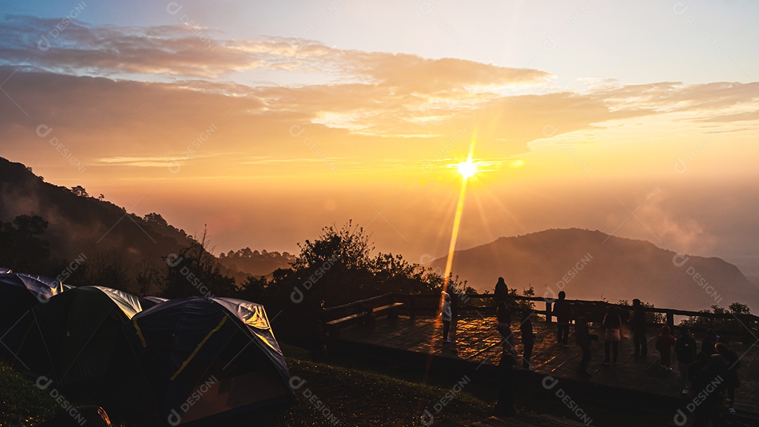 Belo nascer do sol Monson Viewpoint Doi Angkhang, Chiangmai Tailândia
