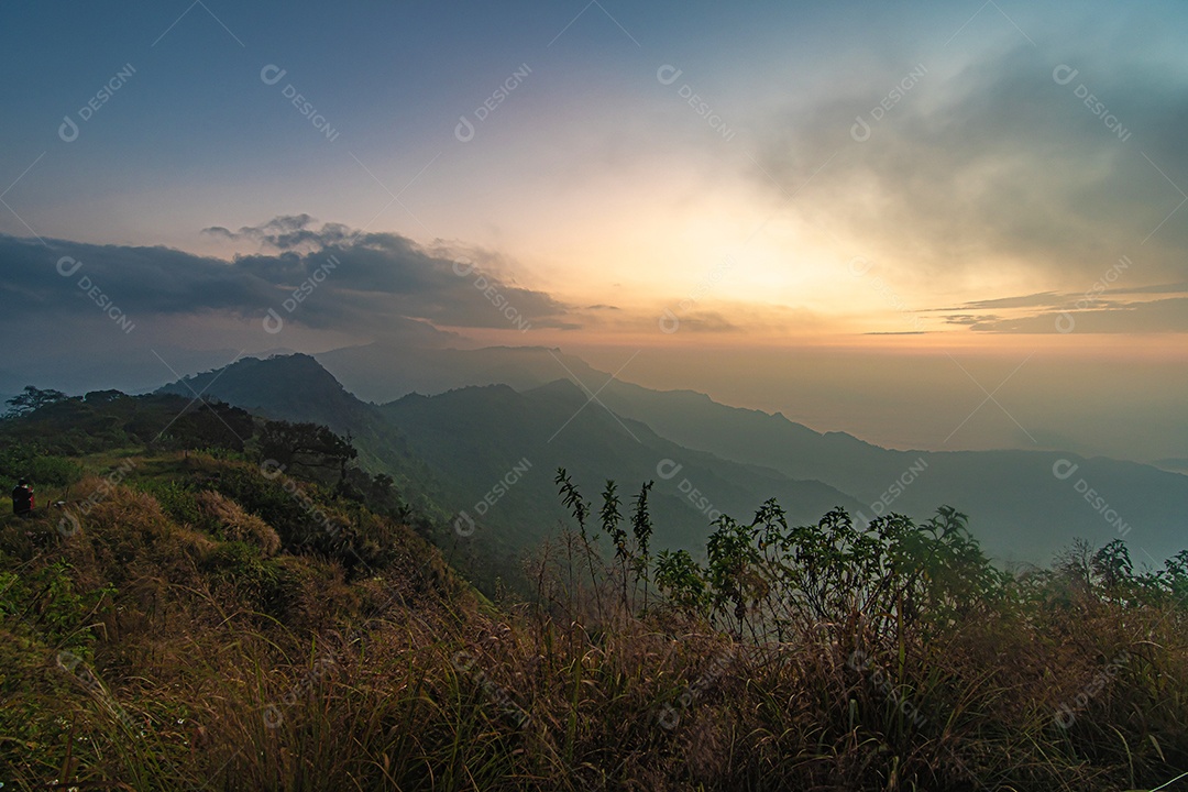 Vista da montanha Phu Chi Dao ou Phu Chee Dao em Chiang Rai, Tailândia