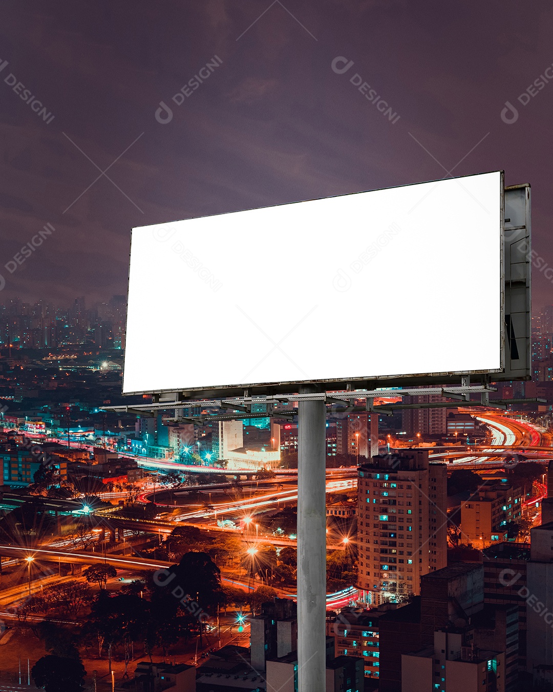 quadro de anúncios com tela branca