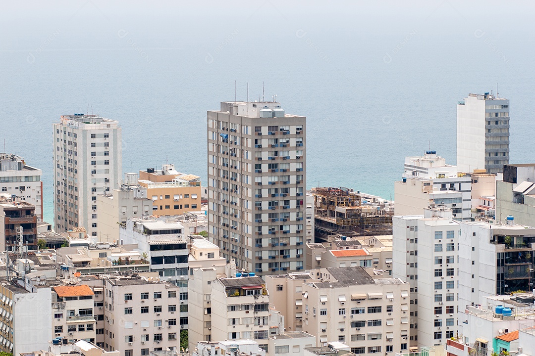 Prédios do bairro de Ipanema vistos do Morro do Cantagalo, no Rio de Janeiro.
