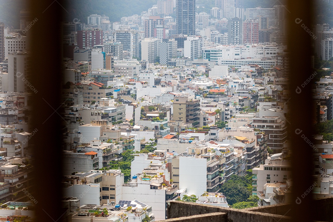 Prédios do bairro de Ipanema vistos do Morro do Cantagalo, no Rio de Janeiro.