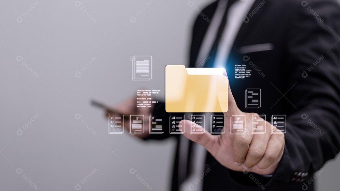 Dispositivo digital de toque do dedo do empresário, holograma hud com ícones de documentos de escritório e binário