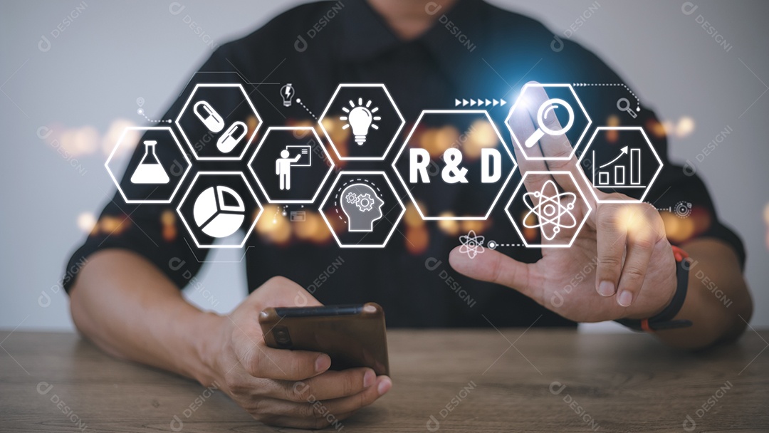 Empresário tocou no sinal de r e d Etiqueta do fundo da nuvem da palavra do conceito do negócio da rede d do ícone