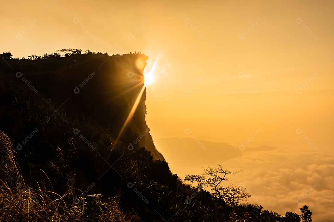 Vista da montanha Phu Chee Fah em Chiang Rai, Tailândia