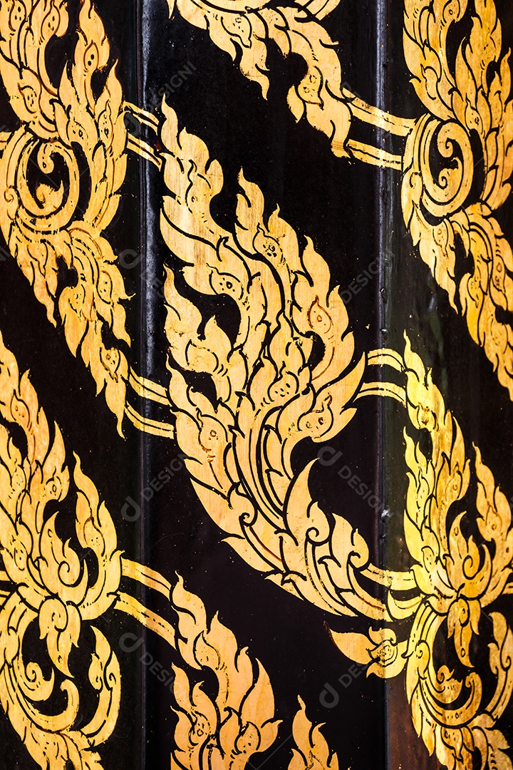 A pintura tailandesa no pilar do templo tailandês