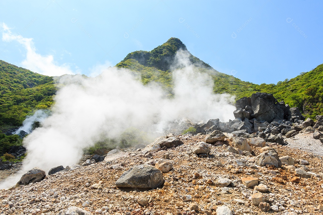 Vale vulcânico com enxofre ativo e fontes termais em Hakone