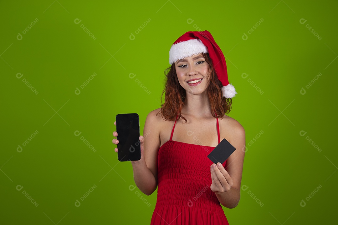 Linda mulher usando touca vermelha do Papai Noel Feliz Natal