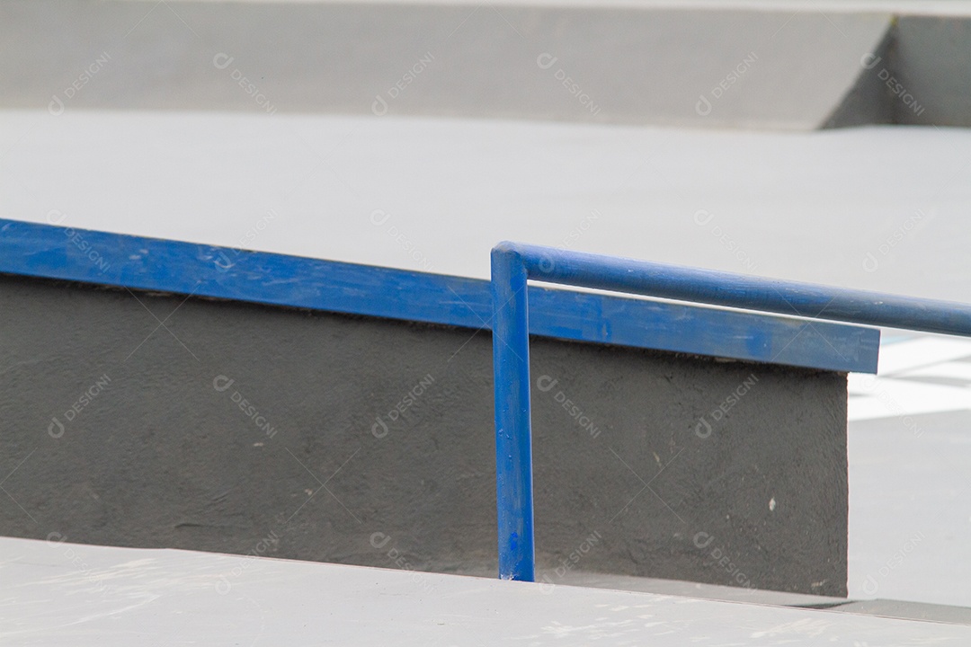 Corrimão, usado como obstáculo em uma pista de skate no Rio de Janeiro.