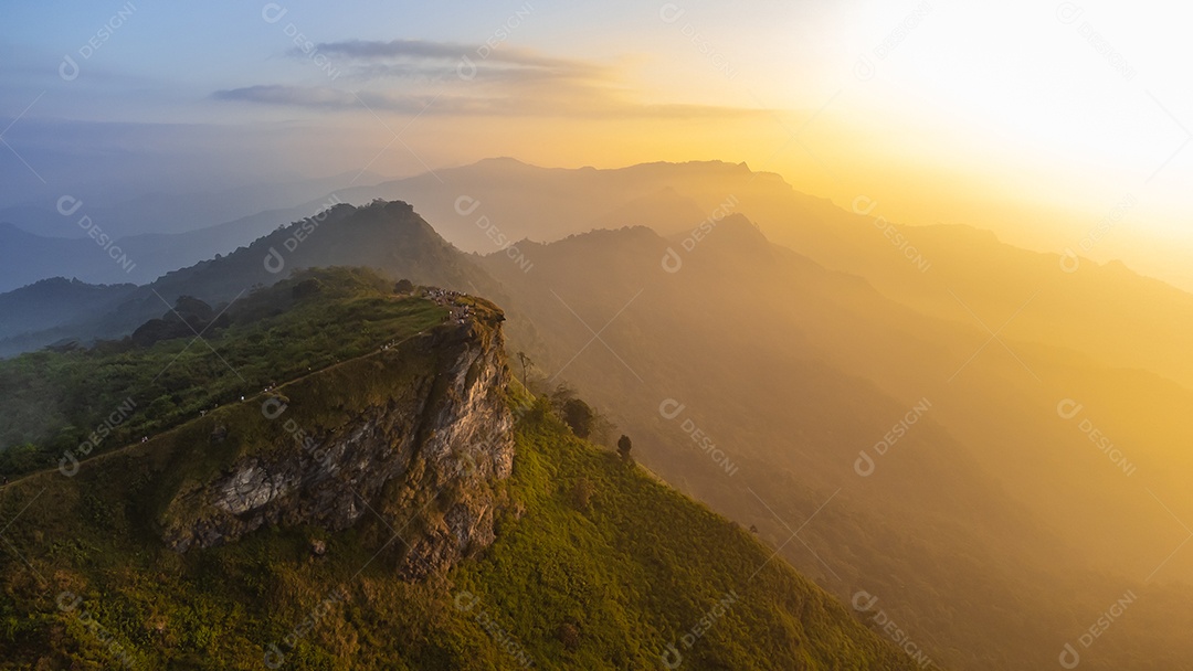 Vista da montanha Phu Chee Fah em Chiang Rai, Tailândia