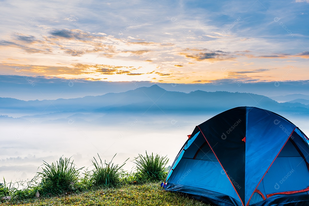 Paisagem de montanhas nevoeiro Phu Lanka National Park Phayao provi