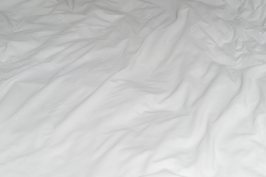 Lençol ou cobertor branco amassado ou enrugado com padrão