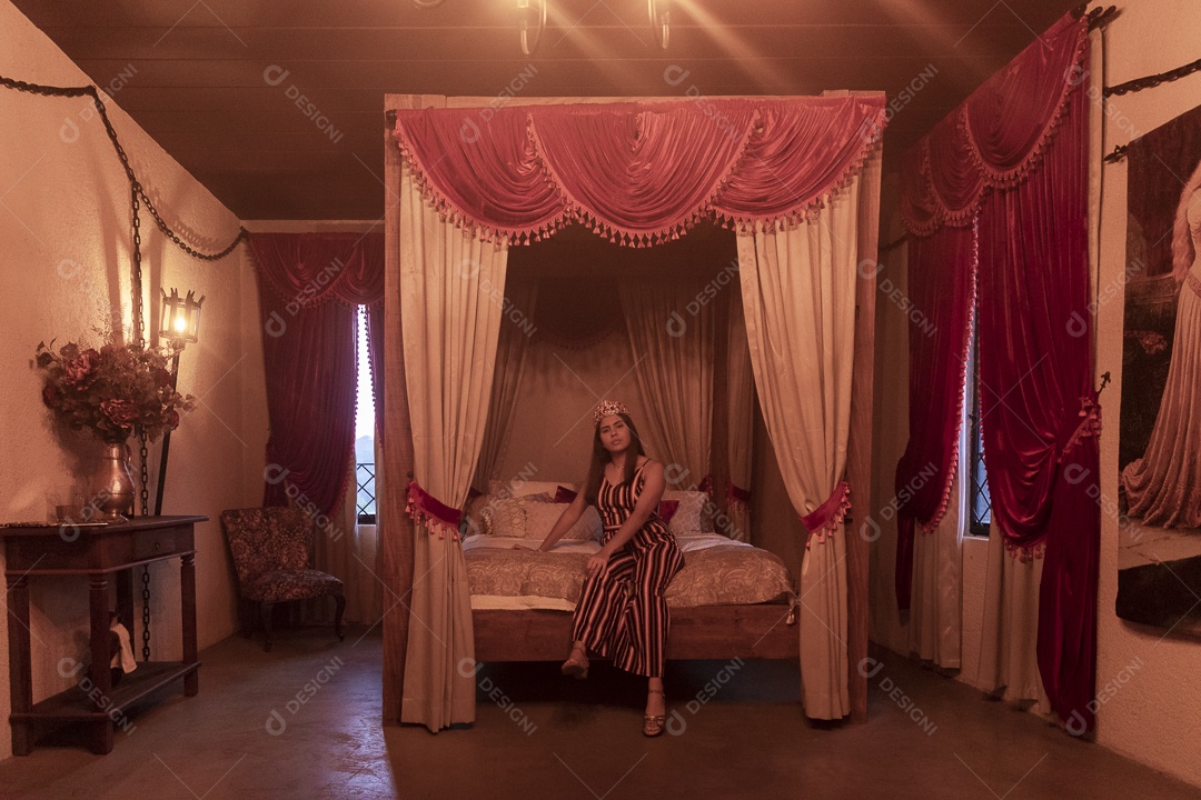 Linda mulher jovem garota pousando para lindos retratos