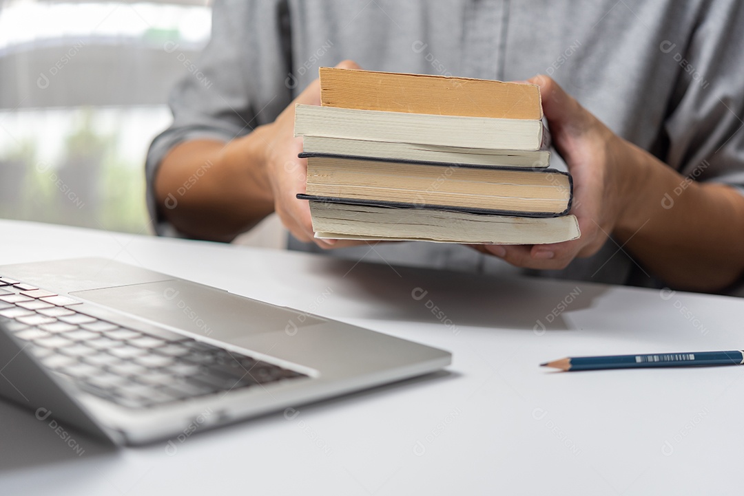 Conceito de desenvolvimento de conhecimento de educação