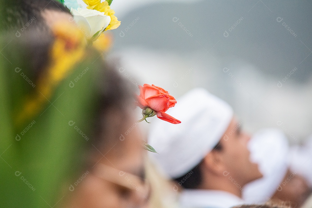 Festa de Iemanja na praia de Copacabana.