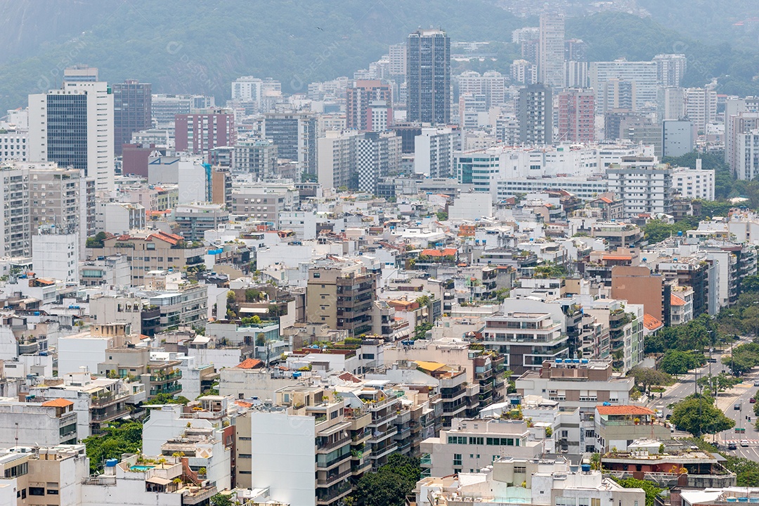 Prédios do bairro de Ipanema vistos do Morro do Cantagalo, no Rio de Janeiro.