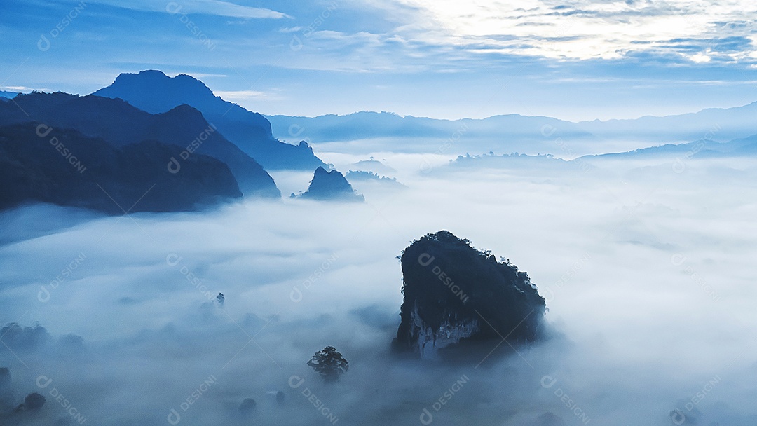 Vista aérea do Parque Nacional de Phu Lanka, província de Phayao, ao norte da Tailândia