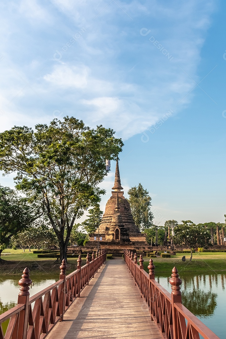 Wat Temple belo templo no parque histórico Tailândia