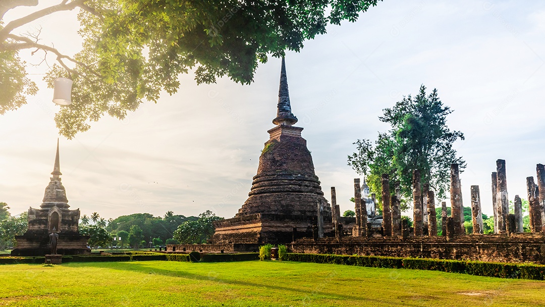 Wat Temple belo templo no parque histórico Tailândia