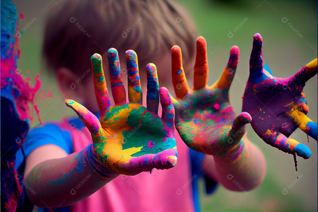 Lindas crianças pessoa bonitas brincando com tintas arco íris