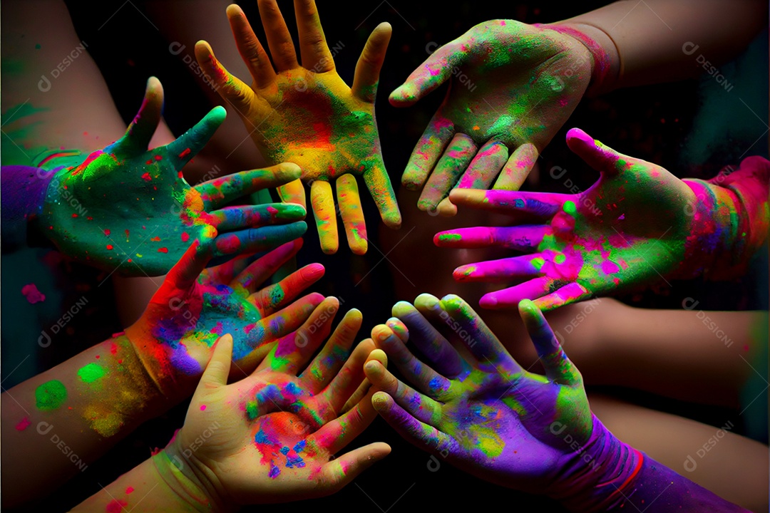 Lindas crianças pessoa bonitas brincando com tintas arco íris