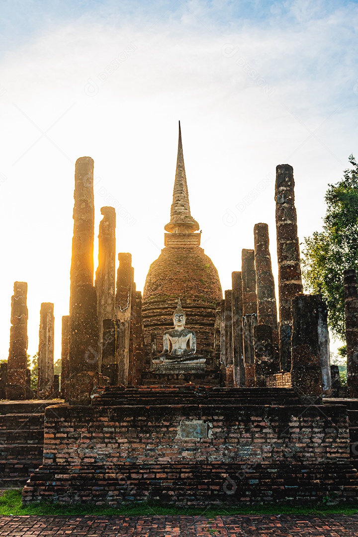 Wat Temple belo templo no parque histórico Tailândia