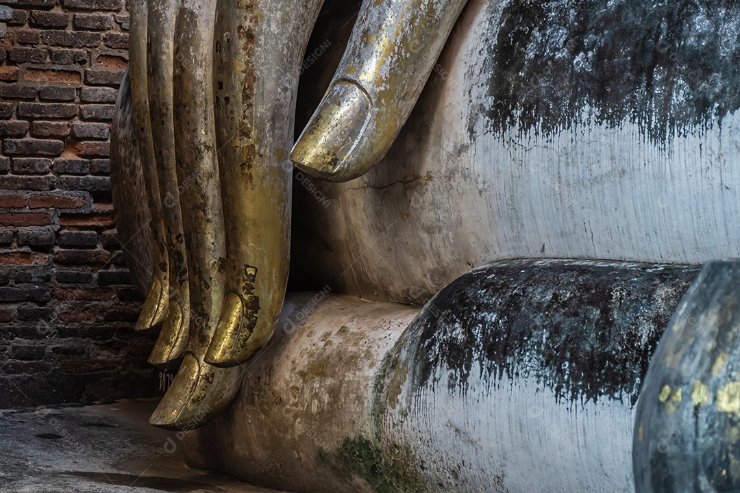 Estátua de Buda em Wat Temple belo templo no parque histórico