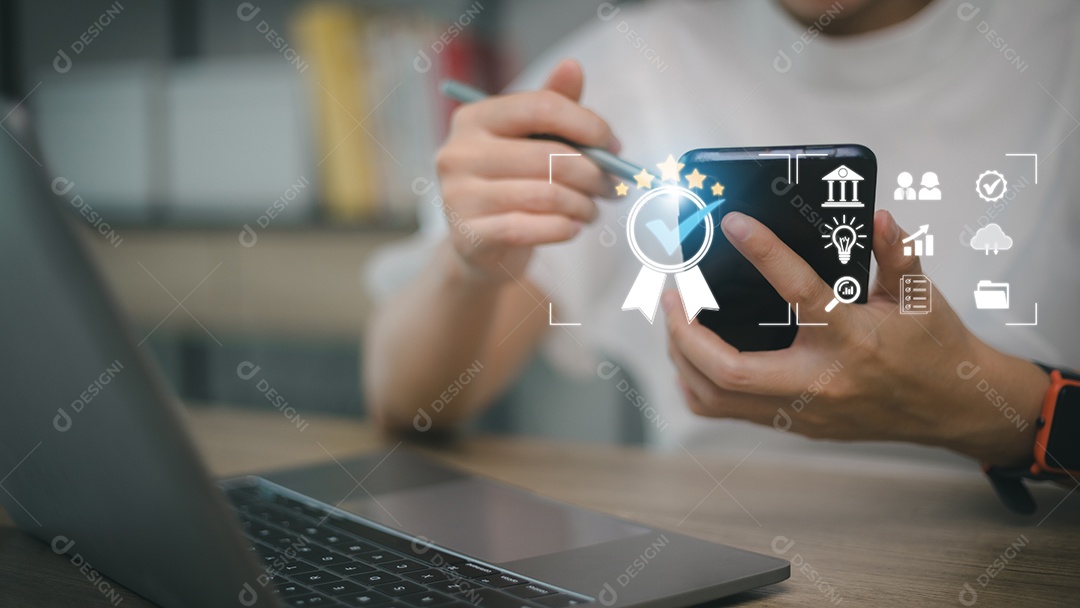 Bate-papo ChatGPT com AI ou Inteligência Artificial. mulher conversando