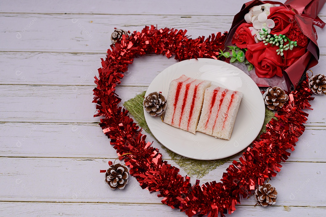 Sanduíche com geleia de morango