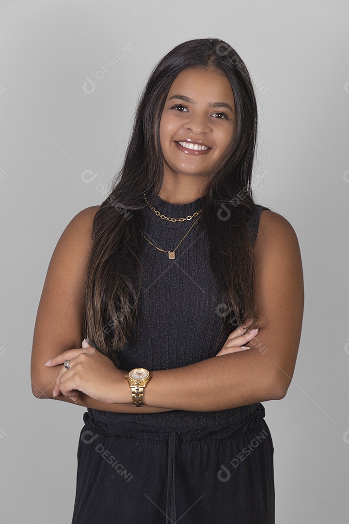 Linda Mulher tirando retratos sobre fundo isolado