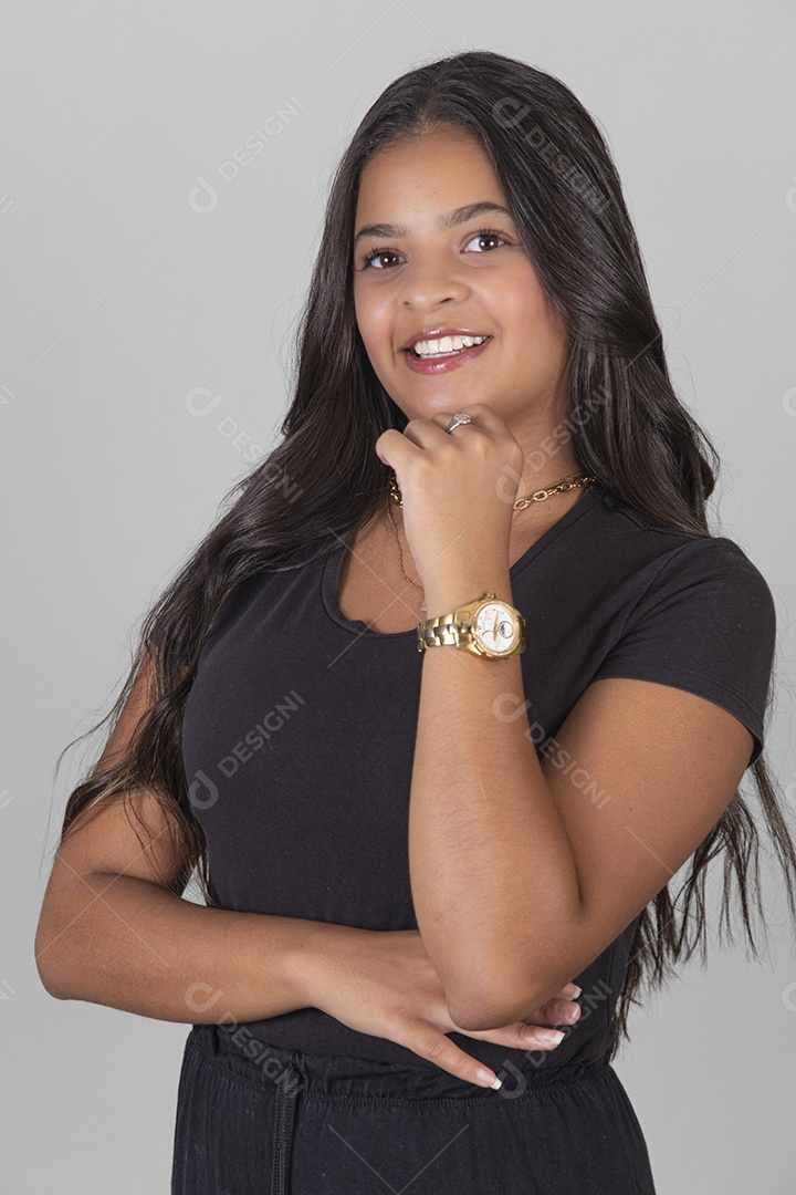 Linda Mulher tirando retratos sobre fundo isolado