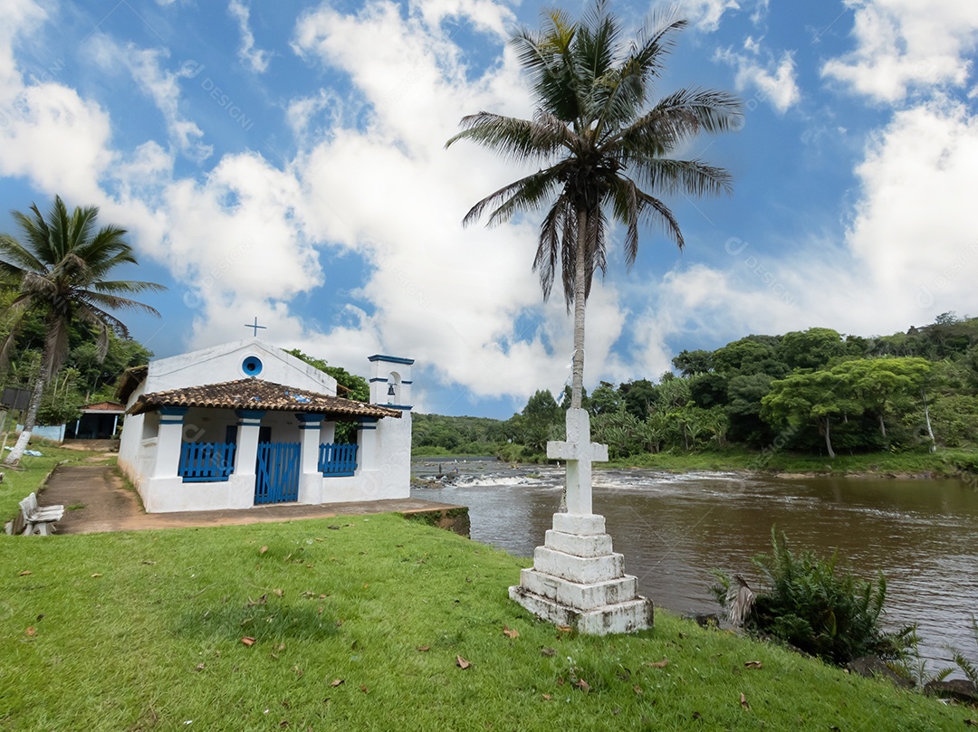 Vista da Capela de Nossa Senhora de Santana no Rio de Engenho na cidade de Ilhéus Bahia.
