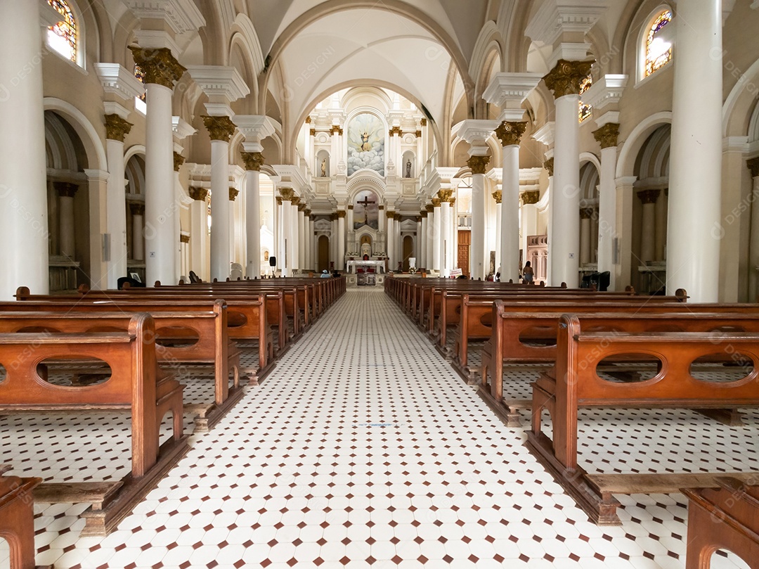 Vista panorâmica do interior da Catedral de São Sebastião localizada no Centro Histórico de Ilhéus Bahia Brasil.