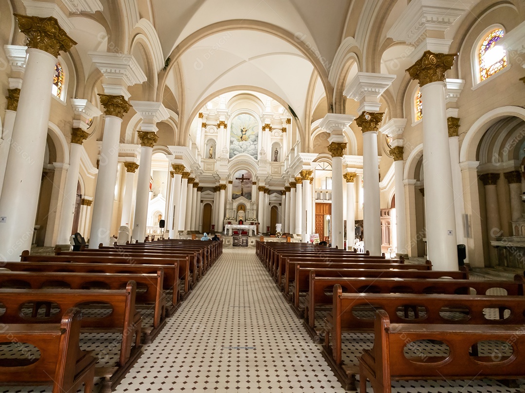 Vista panorâmica do interior da Catedral de São Sebastião localizada no Centro Histórico de Ilhéus Bahia Brasil.