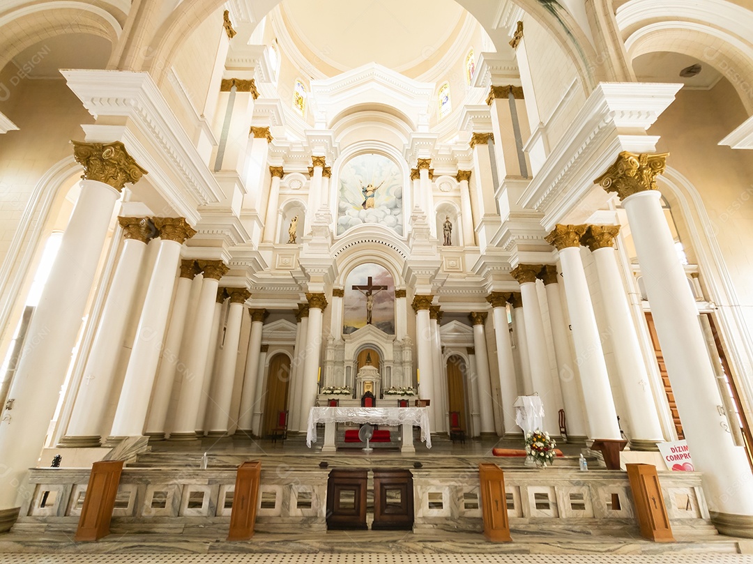 Vista panorâmica do interior da Catedral de São Sebastião localizada no Centro Histórico de Ilhéus Bahia Brasil.